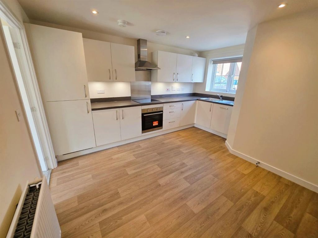 Property photo 3 of 17 Kitchen.Jpg