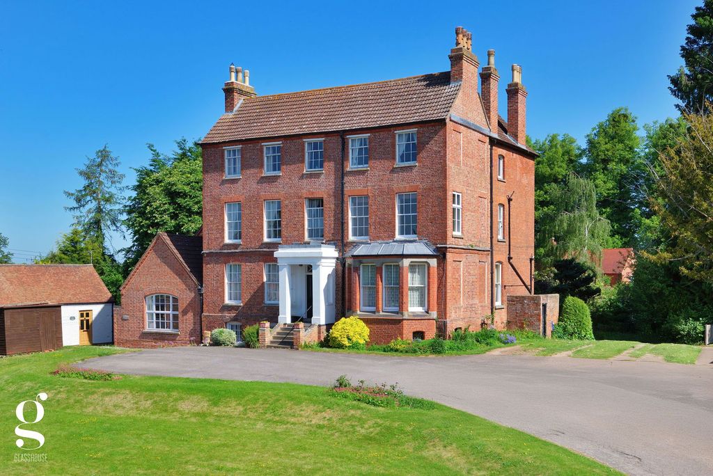 Property photo 1 of 33