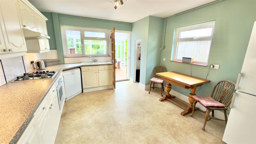 Property photo 3 of 27 Kitchen.Jpg