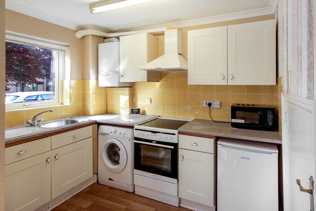 Property photo 2 of 6