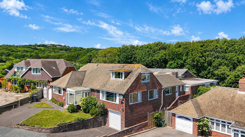 Property photo 1 of 29 F6Ca6B4B-1A7A-45Fd-88B7-B0d5Ca1A68Fd.Png