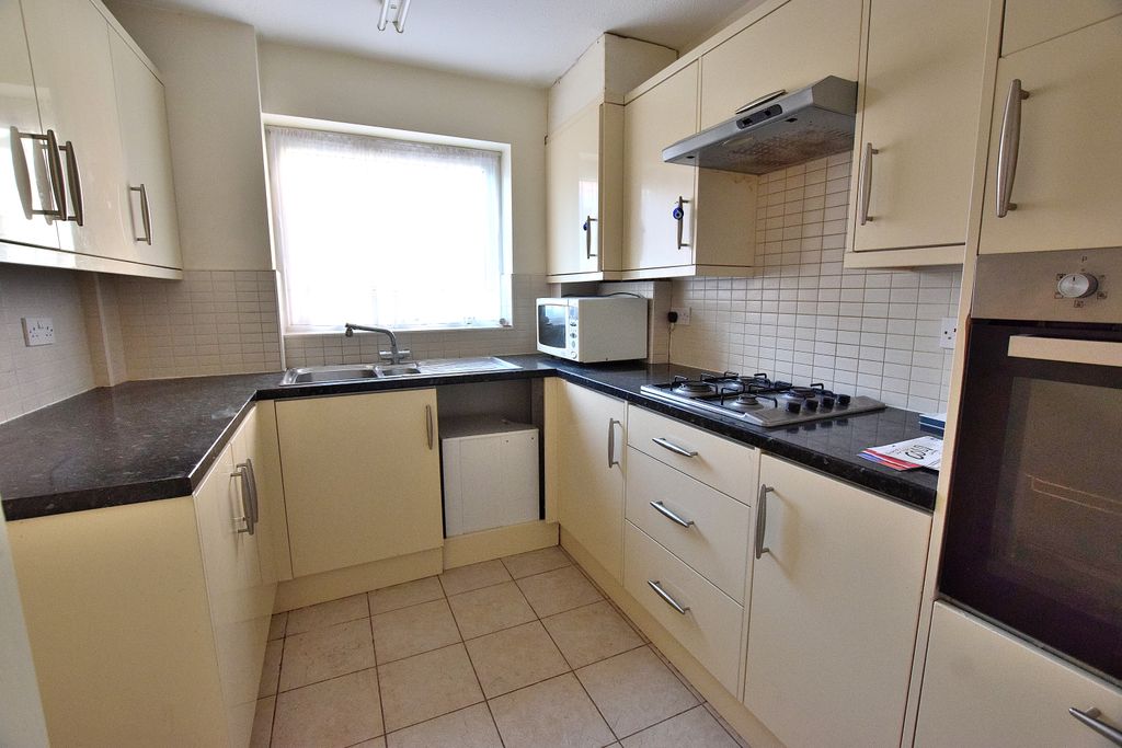 Property photo 3 of 7 Kitchen 