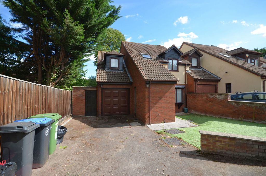 Property photo 2 of 18