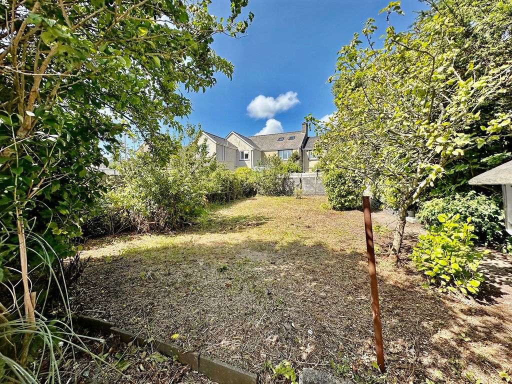 Property photo 2 of 19 Garden