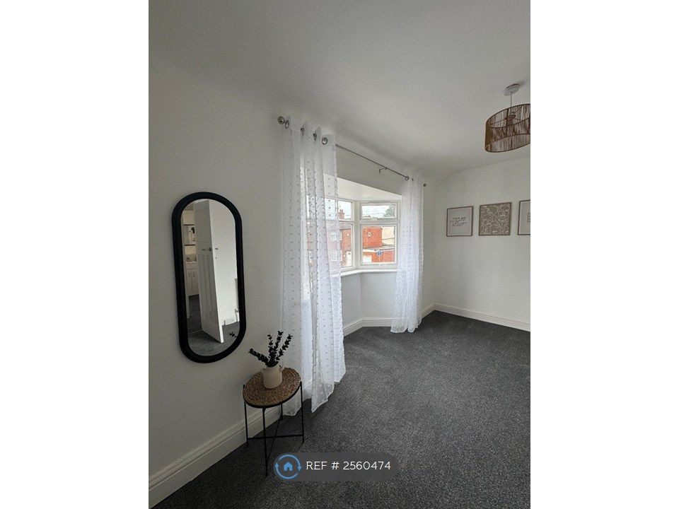 Property photo 2 of 25