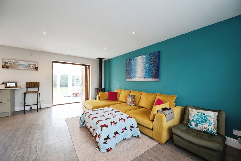 Property photo 3 of 20 Pbox-Img.Jpg