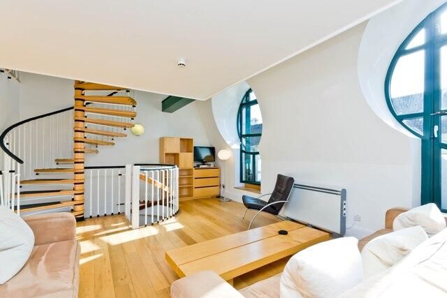 Property photo 2 of 25 Living Room