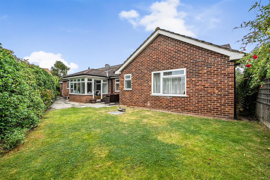 Additional image 10 of 3 bed detached bungalow for saleRay Lea Road, Maidenhead SL6