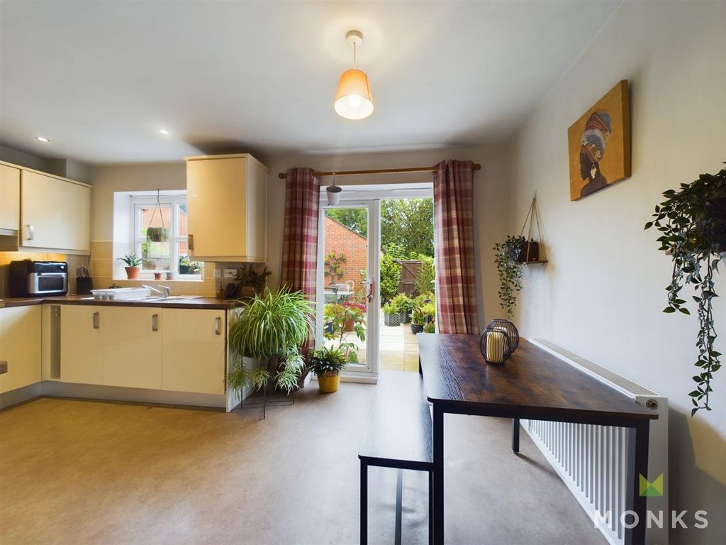 Property photo 2 of 14 Cam01348G0-Pr0475-Still011.Jpg