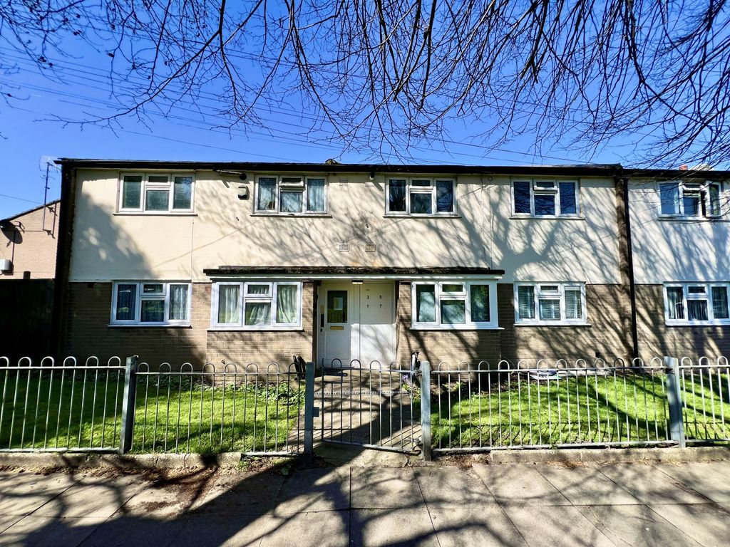 Property photo 1 of 9 Clinton Crawford Ewemove Estate Agents Bexleyheath