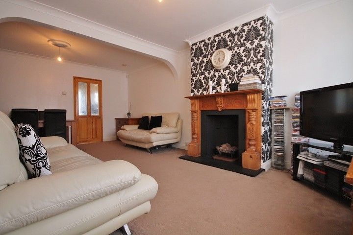 Property photo 2 of 9 Lounge (Main)