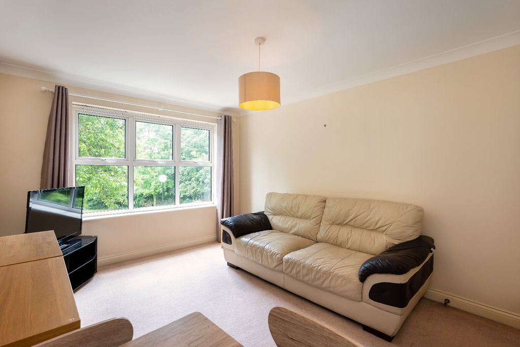 Property photo 3 of 8 Picture 3