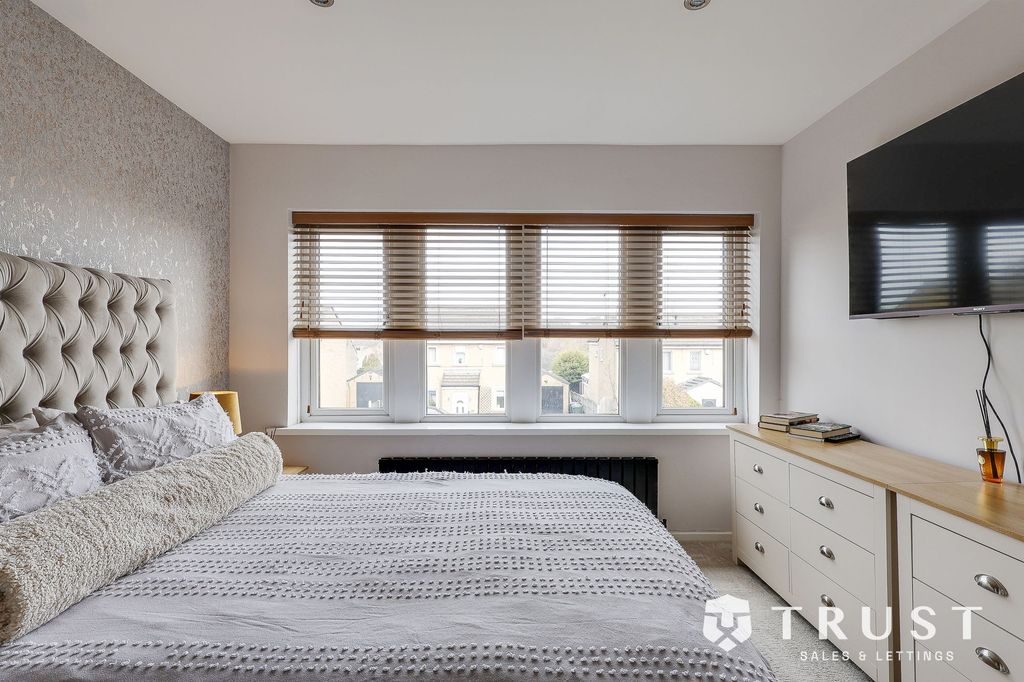 Additional image 21 of 4 bed detached bungalow for saleHall Park Avenue, Liversedge WF15