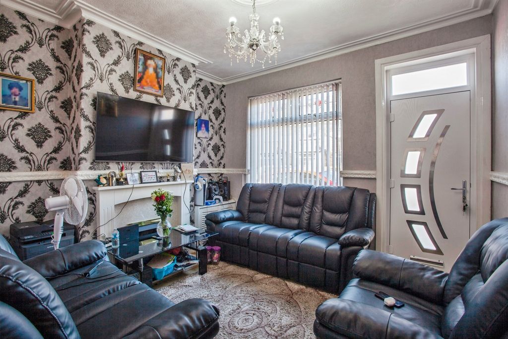 Property photo 2 of 14