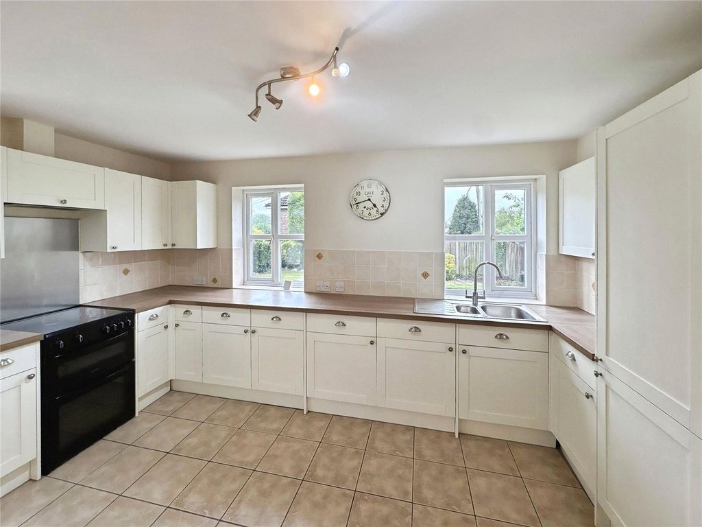 Property photo 2 of 19 Kitchen