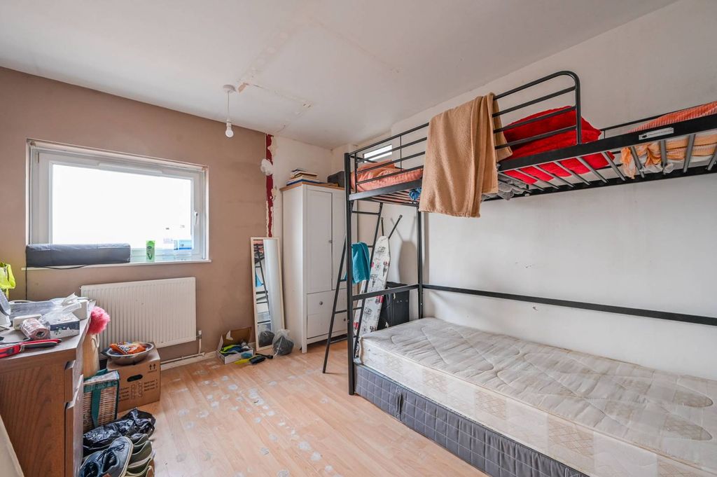 Property photo 3 of 8