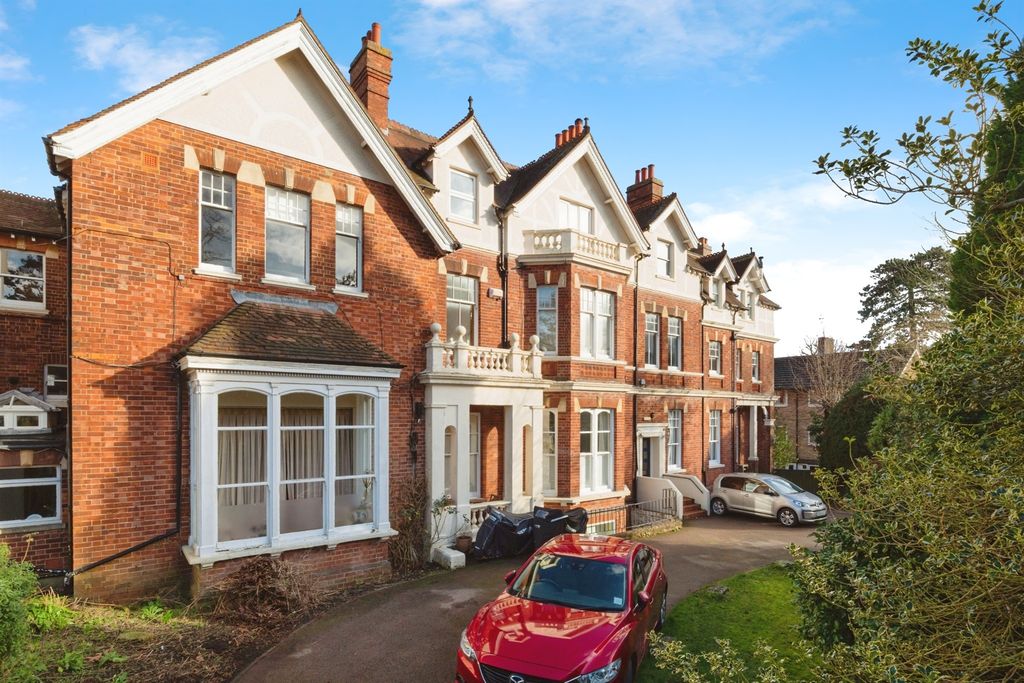 Property photo 1 of 20