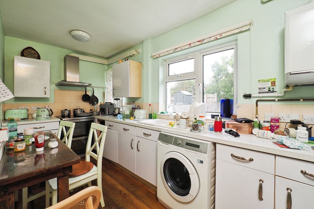 Property photo 2 of 17 Kitchen