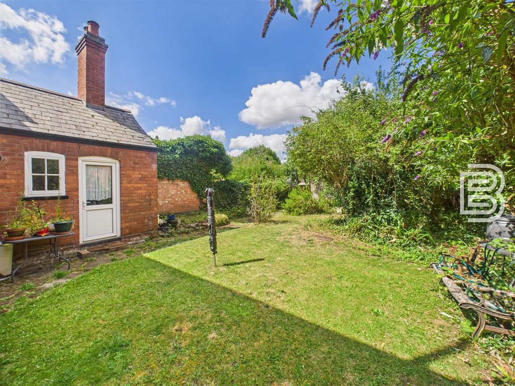 Property photo 3 of 18 Cam05587G0-Pr0012-Still018.Jpg