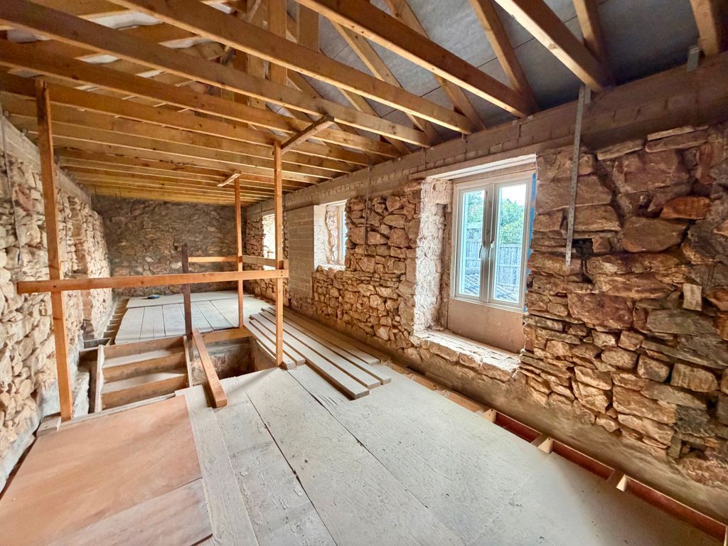 Property photo 3 of 9