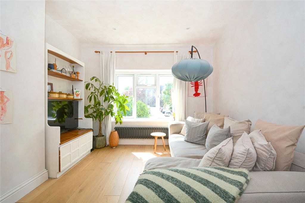 Property photo 3 of 16 Picture No. 02
