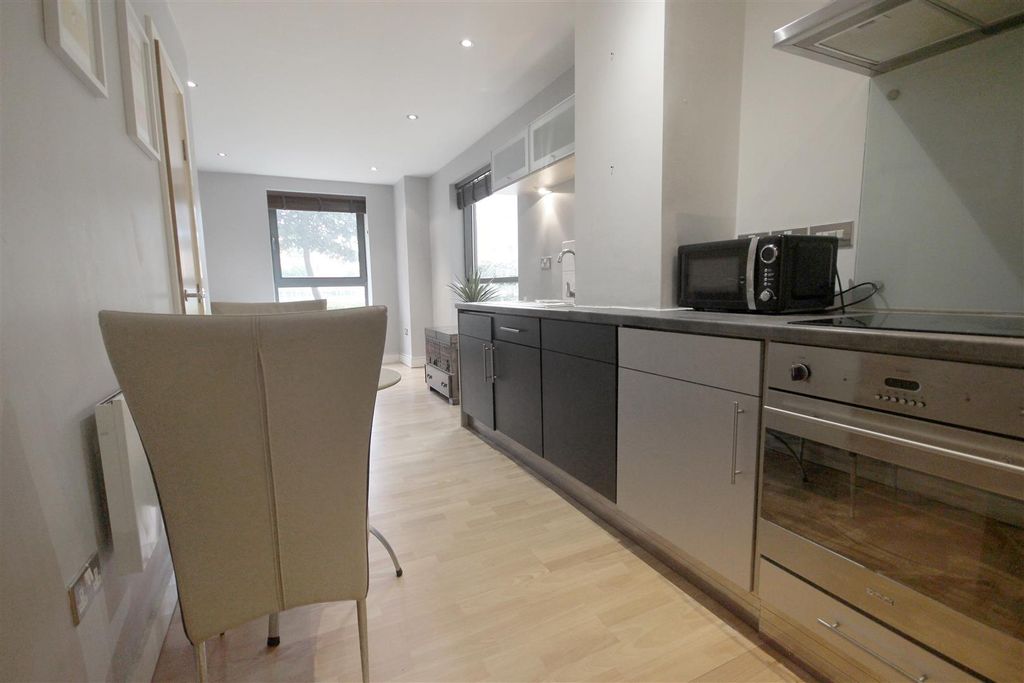 Property photo 3 of 7 Open-Plan Living Space