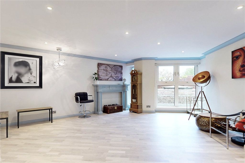 Property photo 2 of 19 Picture No. 07