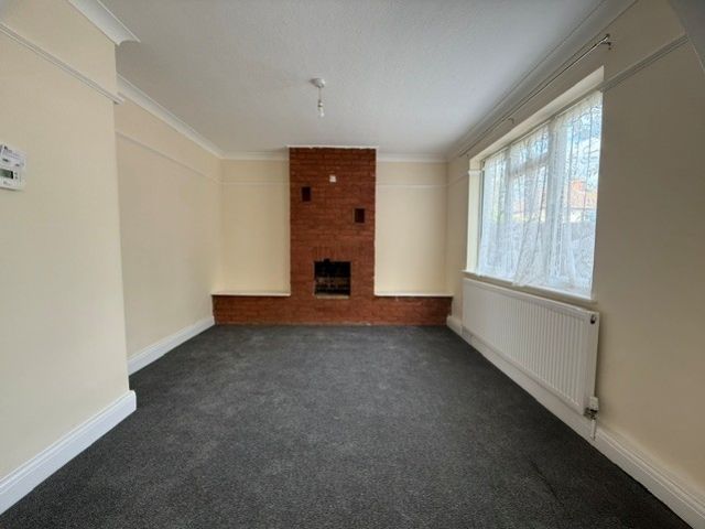 Property photo 2 of 11 9
