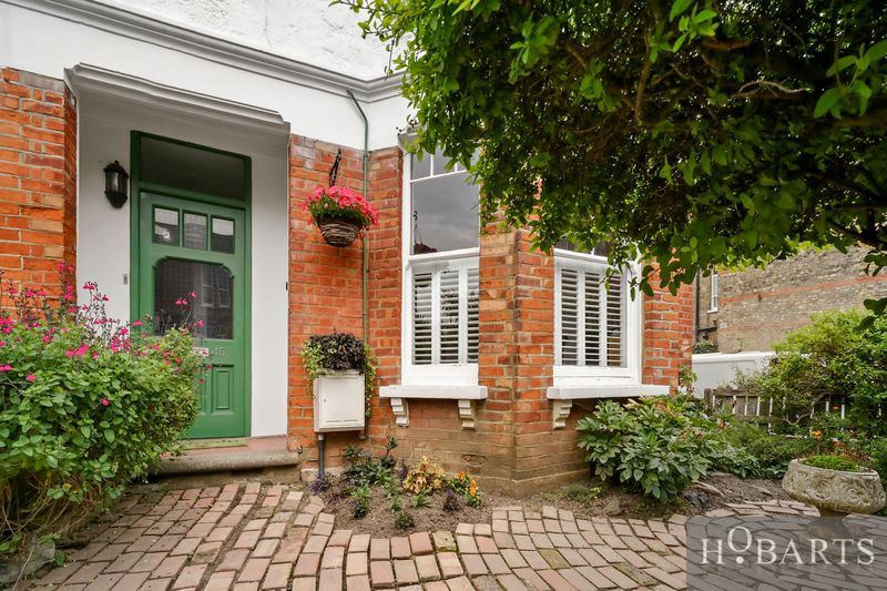 Property photo 1 of 25 4 Bedroom End Terrace For Sale