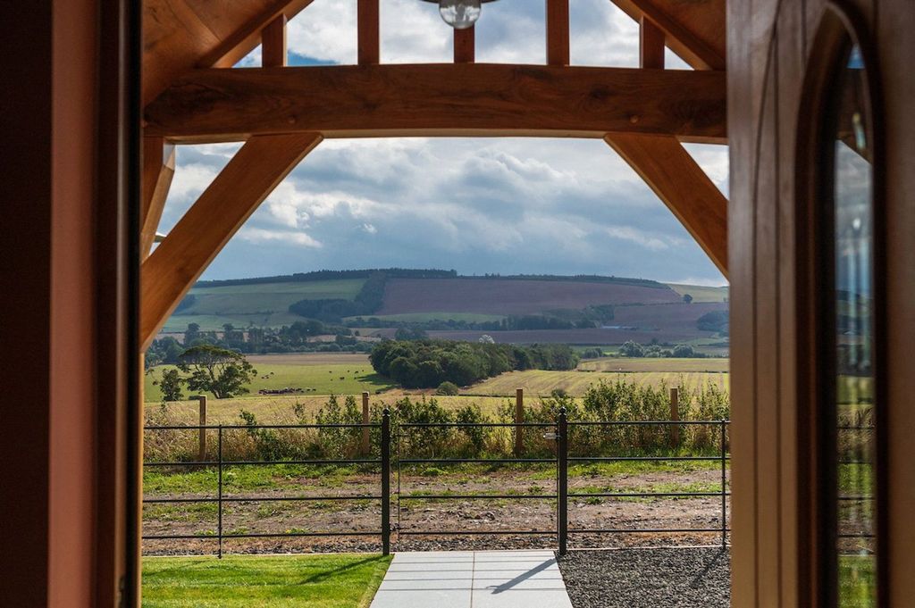 Property photo 1 of 82 Views