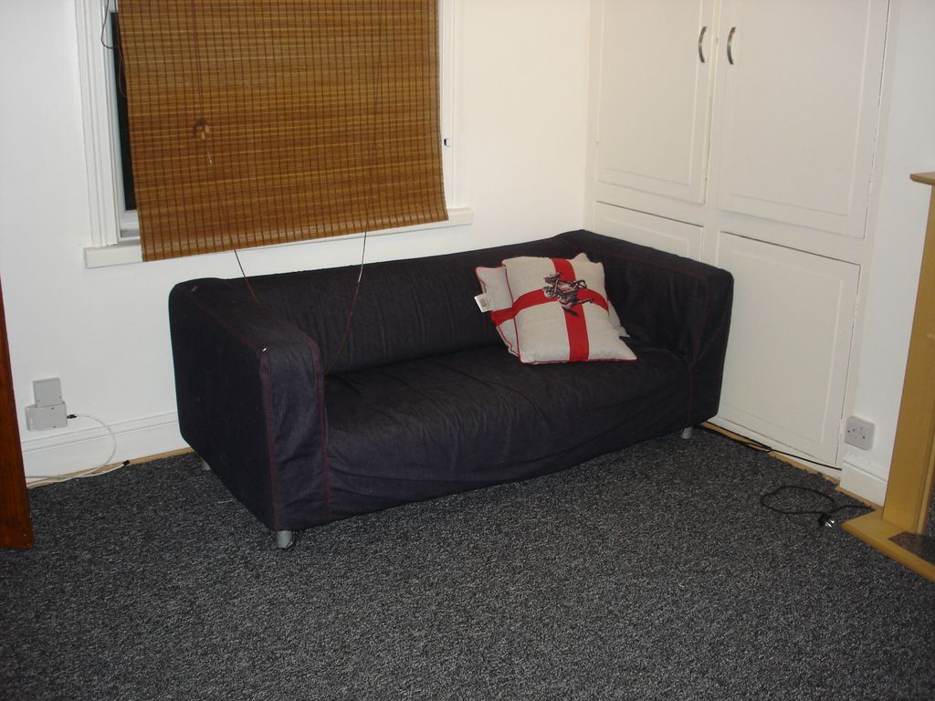 Property photo 3 of 7 Kitchen / Lounge