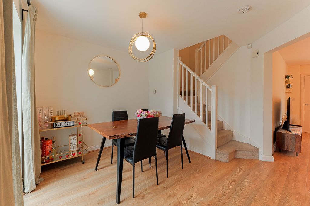 Property photo 3 of 17 Dining Room