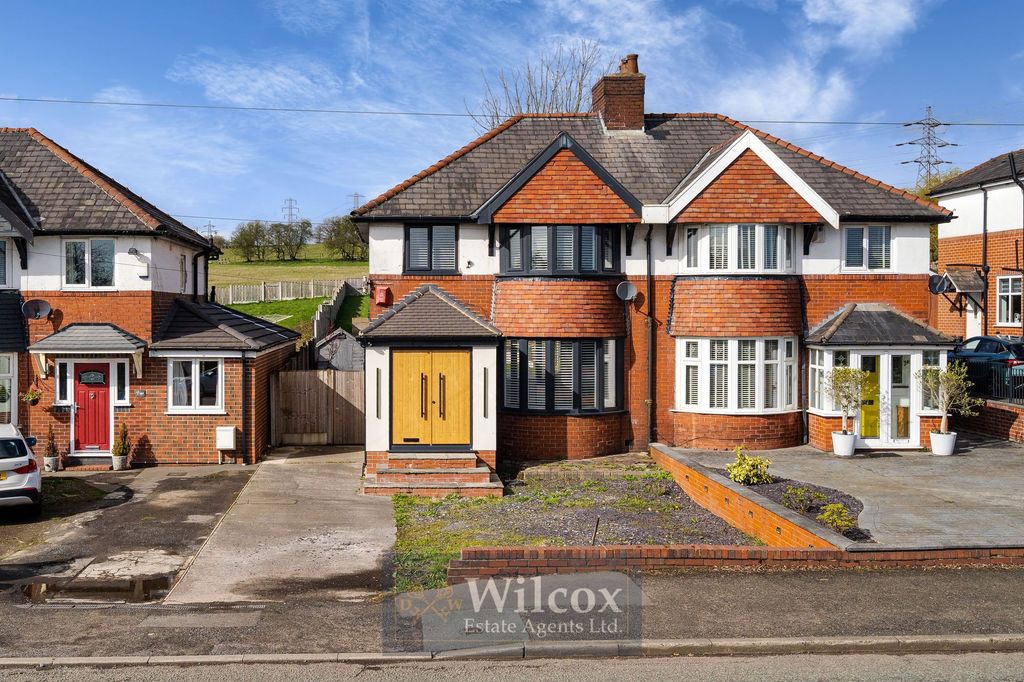 Property photo 1 of 28