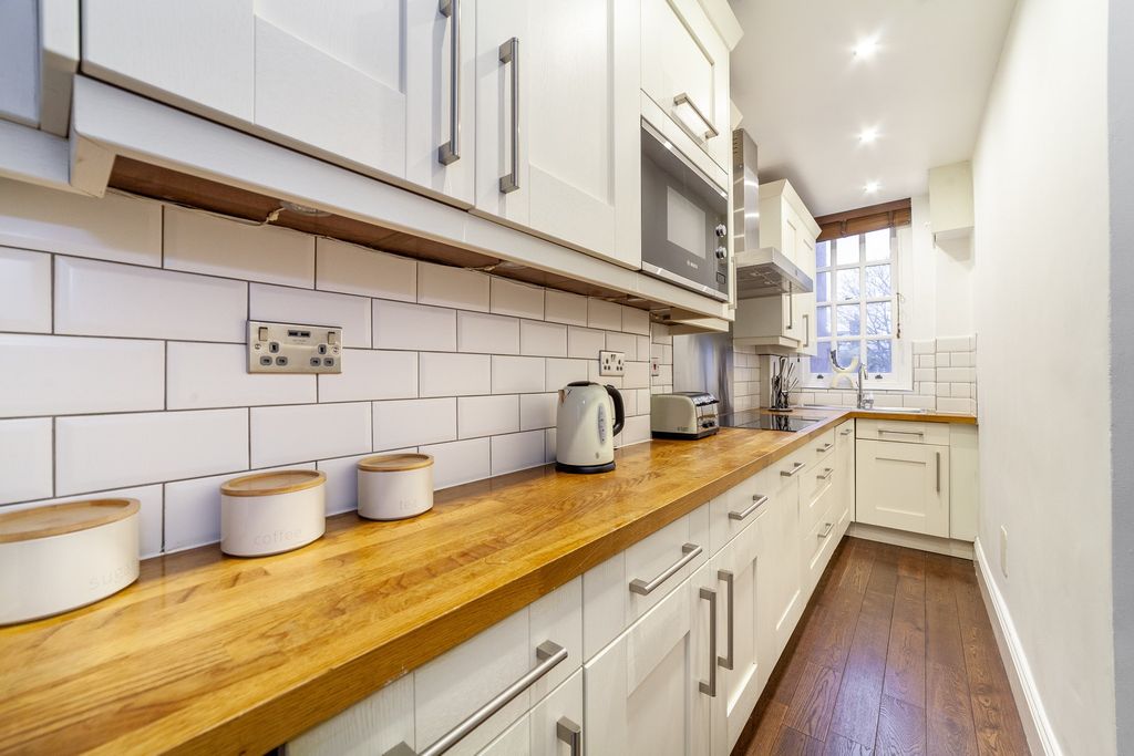 Property photo 2 of 23 Kitchen