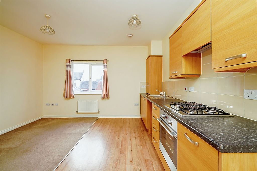 Property photo 3 of 14