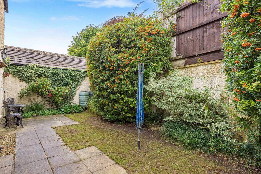 Property photo 2 of 23 Picture No. 09