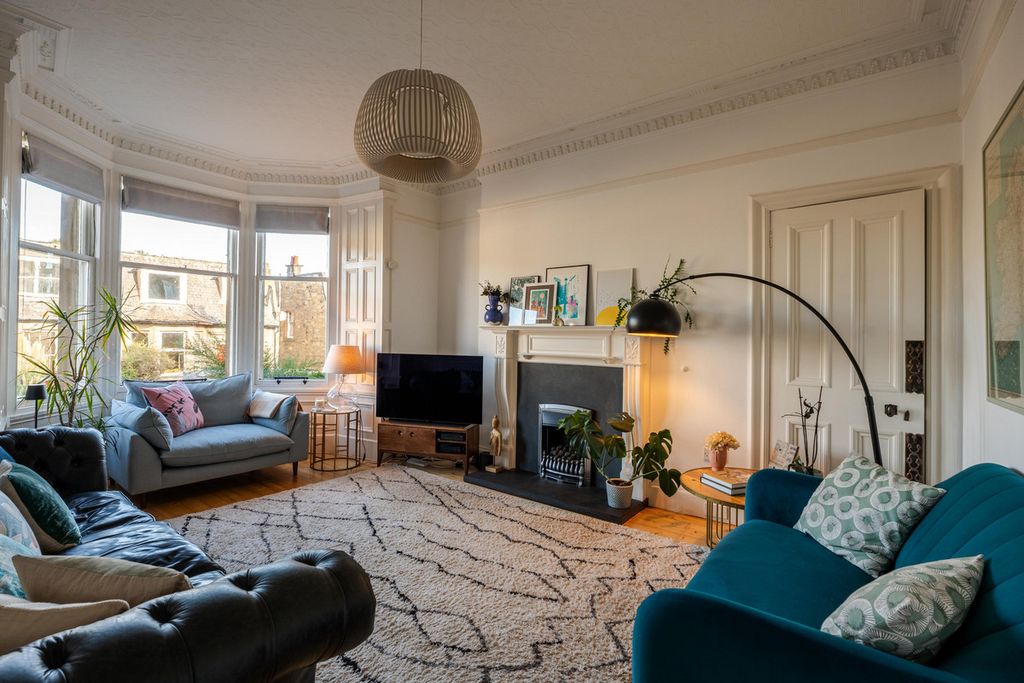 Property photo 2 of 35