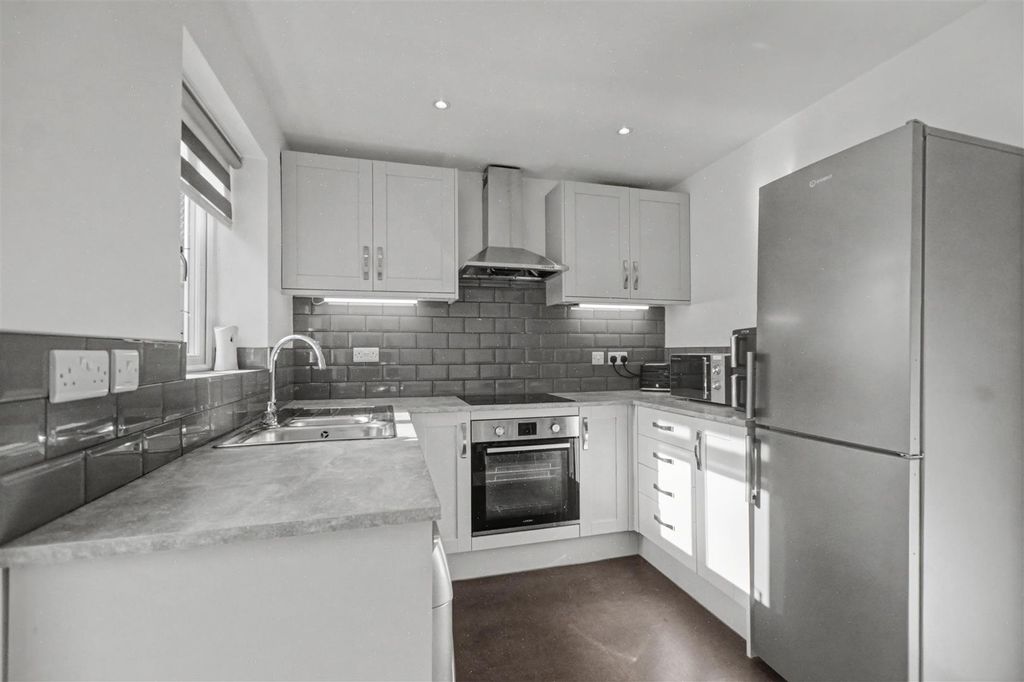 Property photo 3 of 15 Kitchen Diner_1.Jpeg