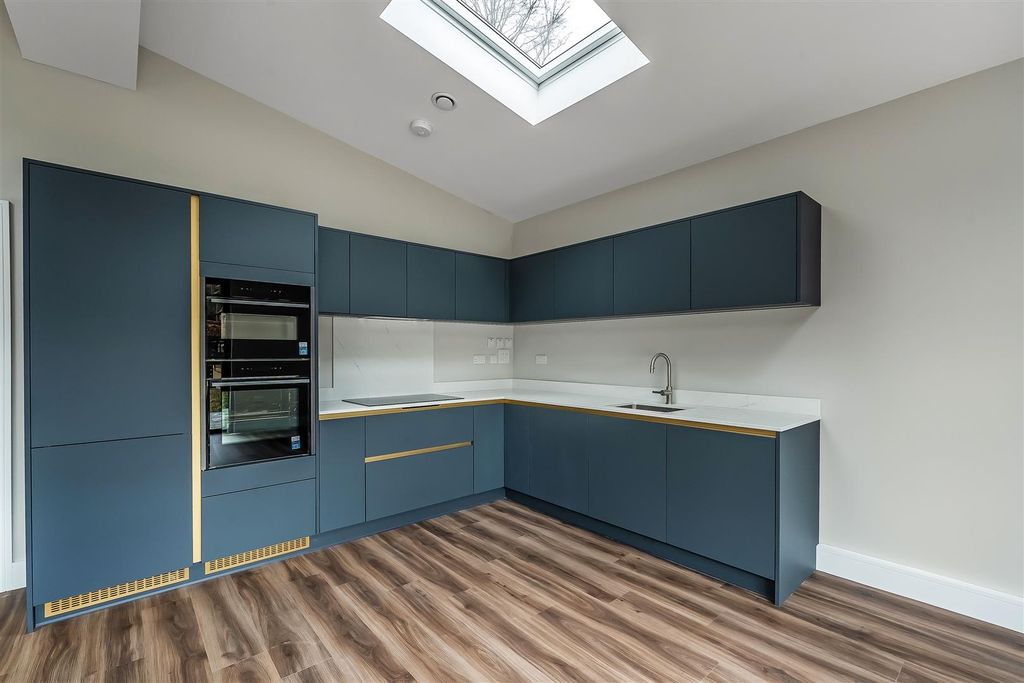 Property photo 3 of 9 4-Givons-House-3.Jpg