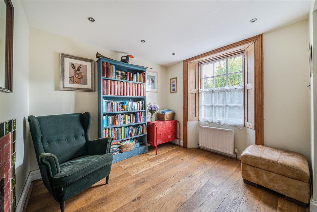 Property photo 3 of 20 Sitting Room