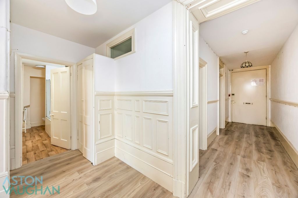 Property photo 3 of 10 4680182