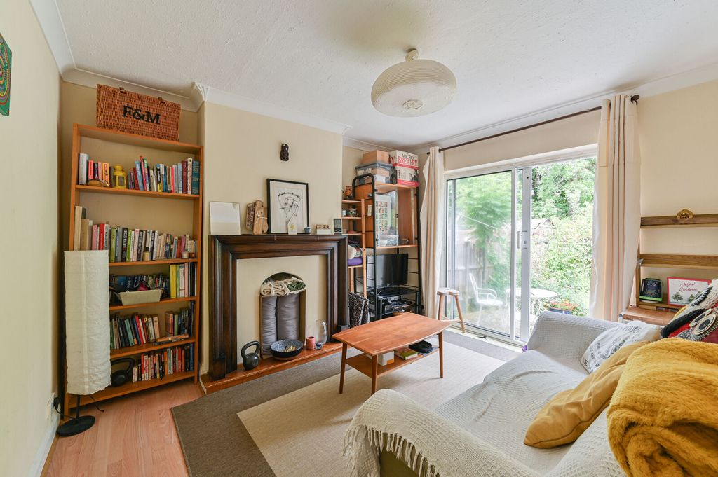 Property photo 1 of 12