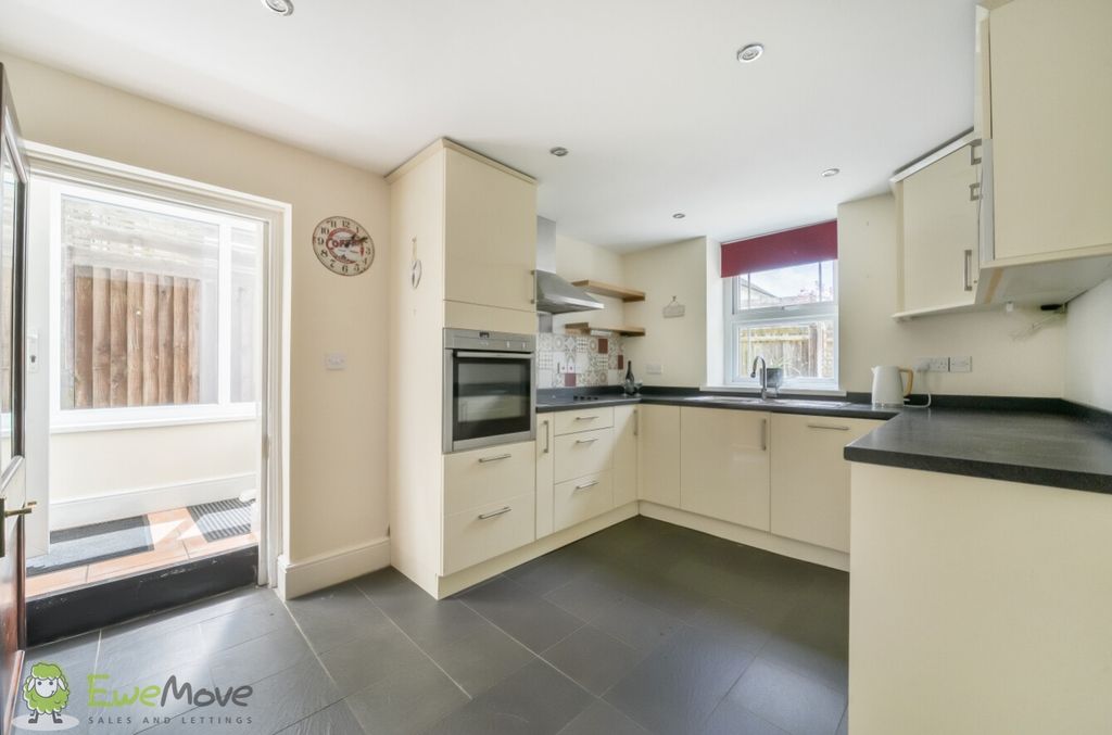 Property photo 3 of 21 3Fa23d3F-97F6-48A8-Bb91-2332Ea9Fec3E
