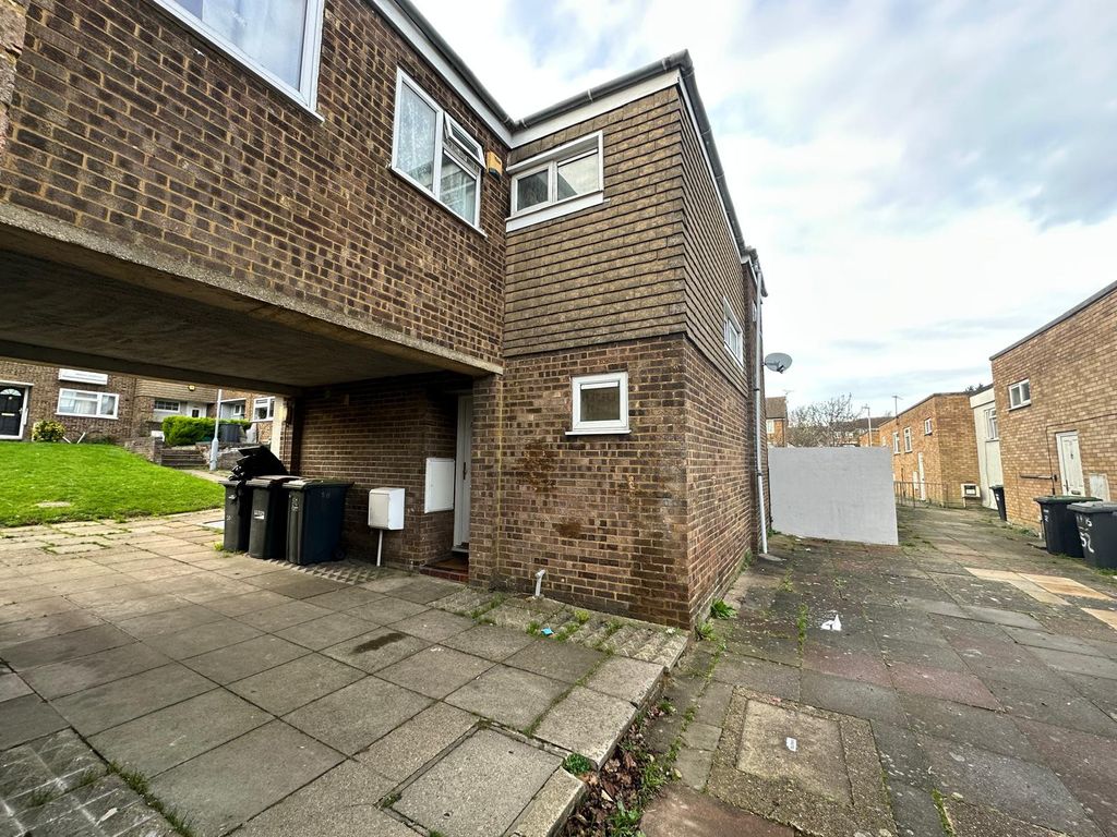 Property photo 3 of 19