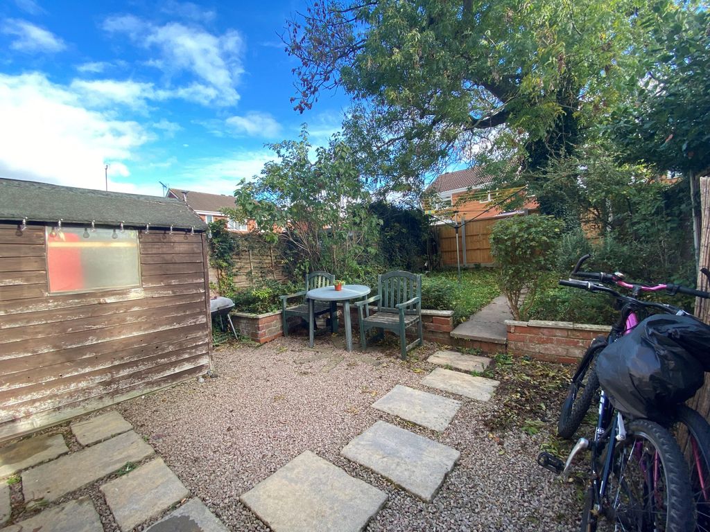 Property photo 2 of 8 Garden