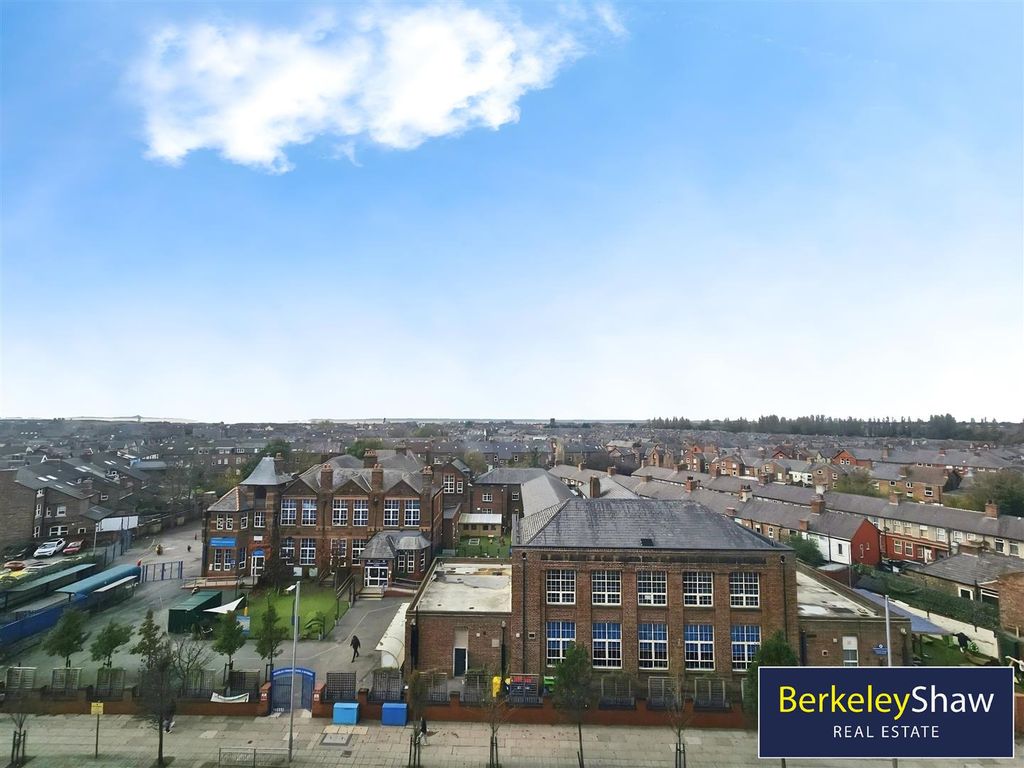 Property photo 1 of 10 View