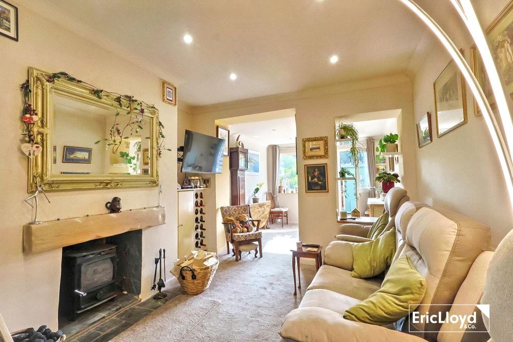 Property photo 3 of 15 Photo 10