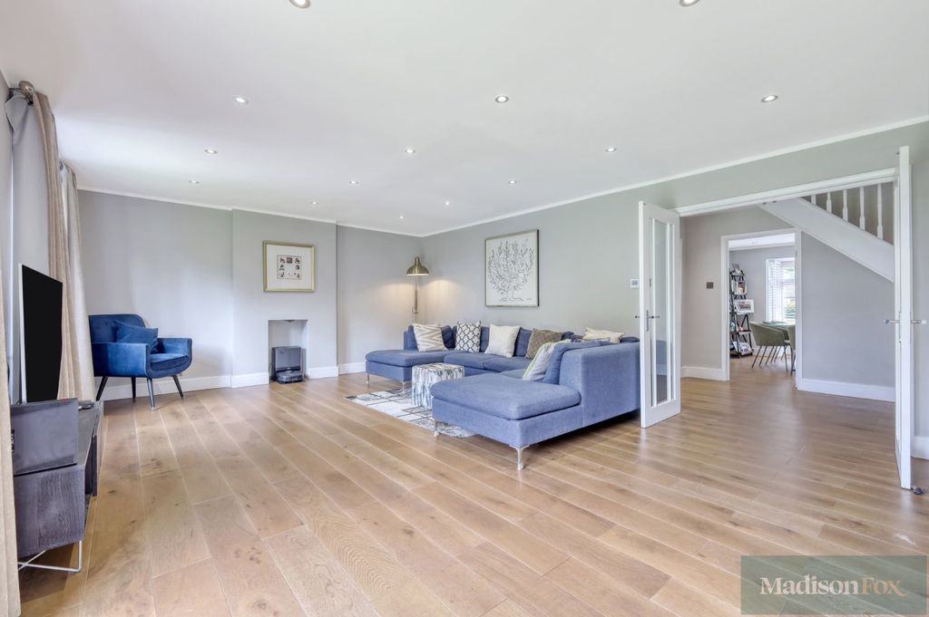 Property photo 3 of 49 Picture No. 98