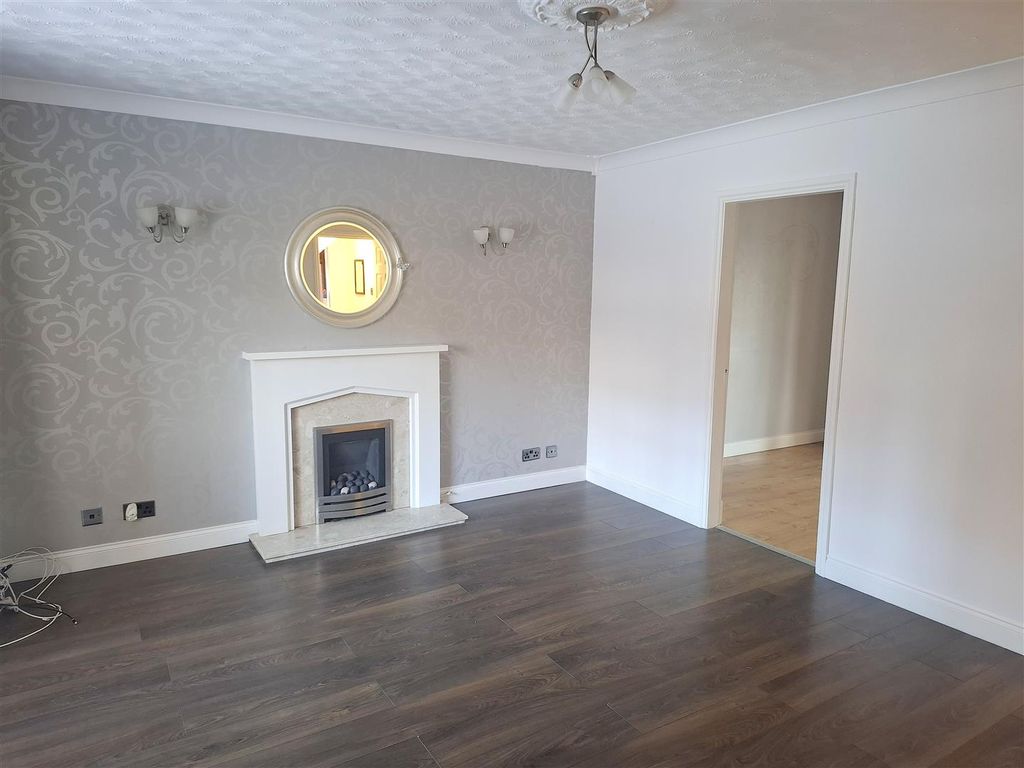 Property photo 2 of 9 1000060973.Jpg