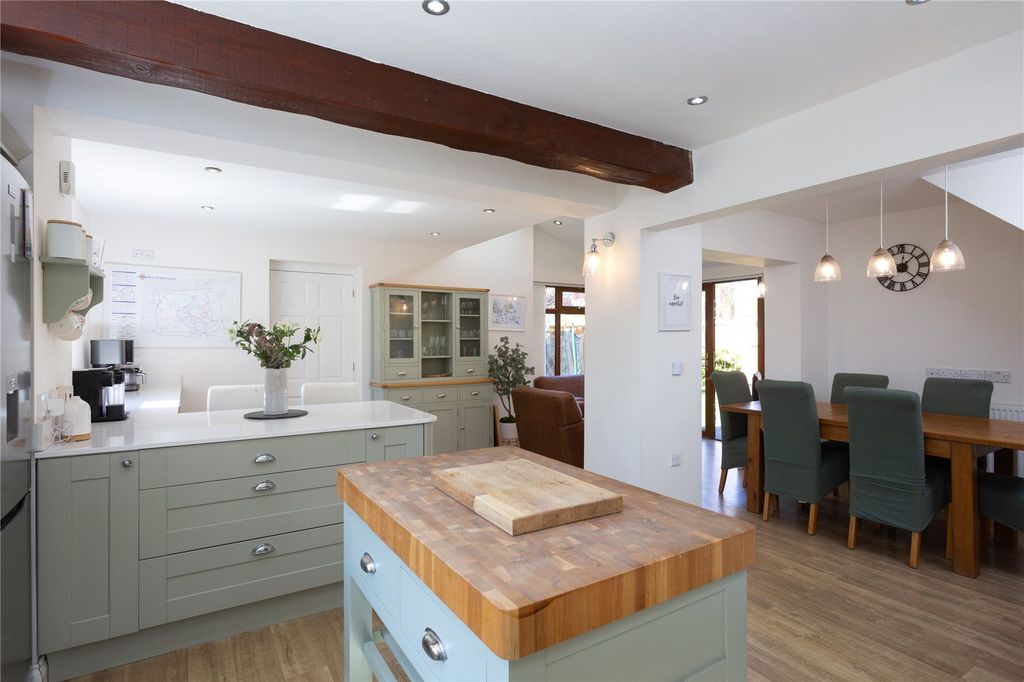 Property photo 2 of 25 Photos